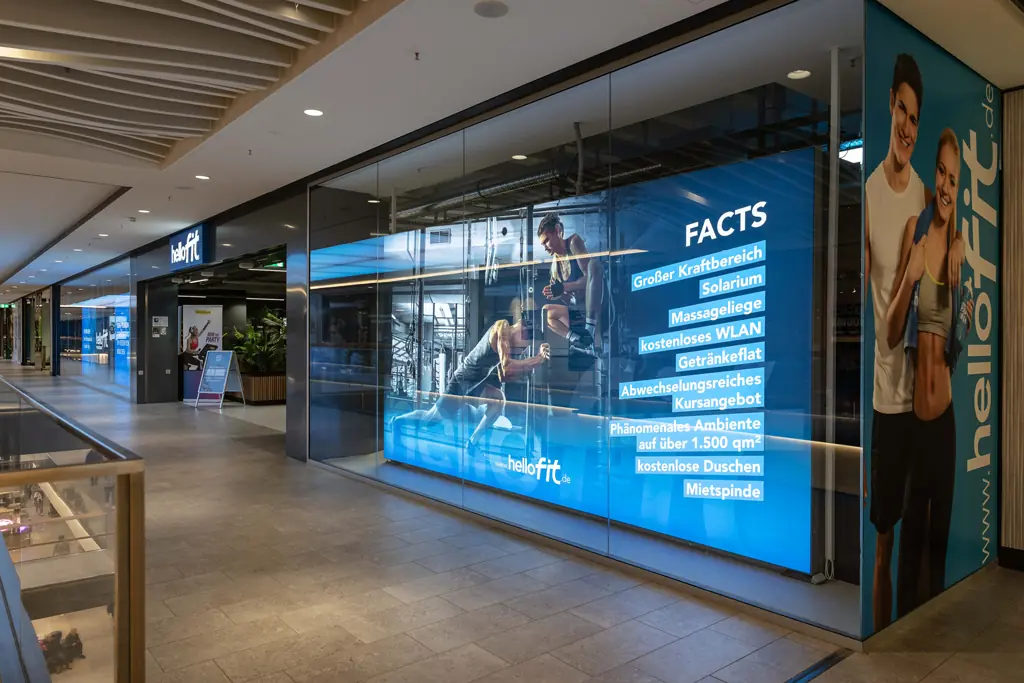 hellofit-fitnessstudio-muenchen-außenansicht